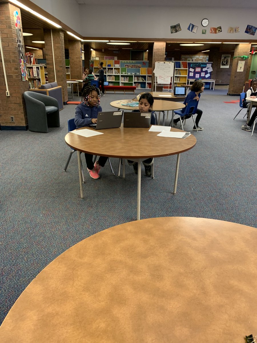 MrsGeorgilas's tweet photo. So many great things happening in our learning commons! #shorehamcommons #shorehamlibrary ⁦@ShorehamPSW⁩  ⁦@tdsbVL⁩ ⁦@TDSBLibrary⁩ https://t.co/HDQPyvijDG