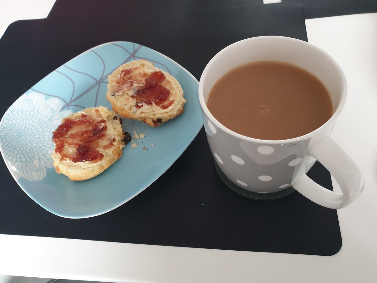 BrownKayMiss's tweet photo. Day 6 of #mylifeinpictures and today was about the simple things - Homemade scones and a brew ❤💜 #selfcare #timeout #wellbeing #slowingthingsdown https://t.co/vrvQq04wI2
