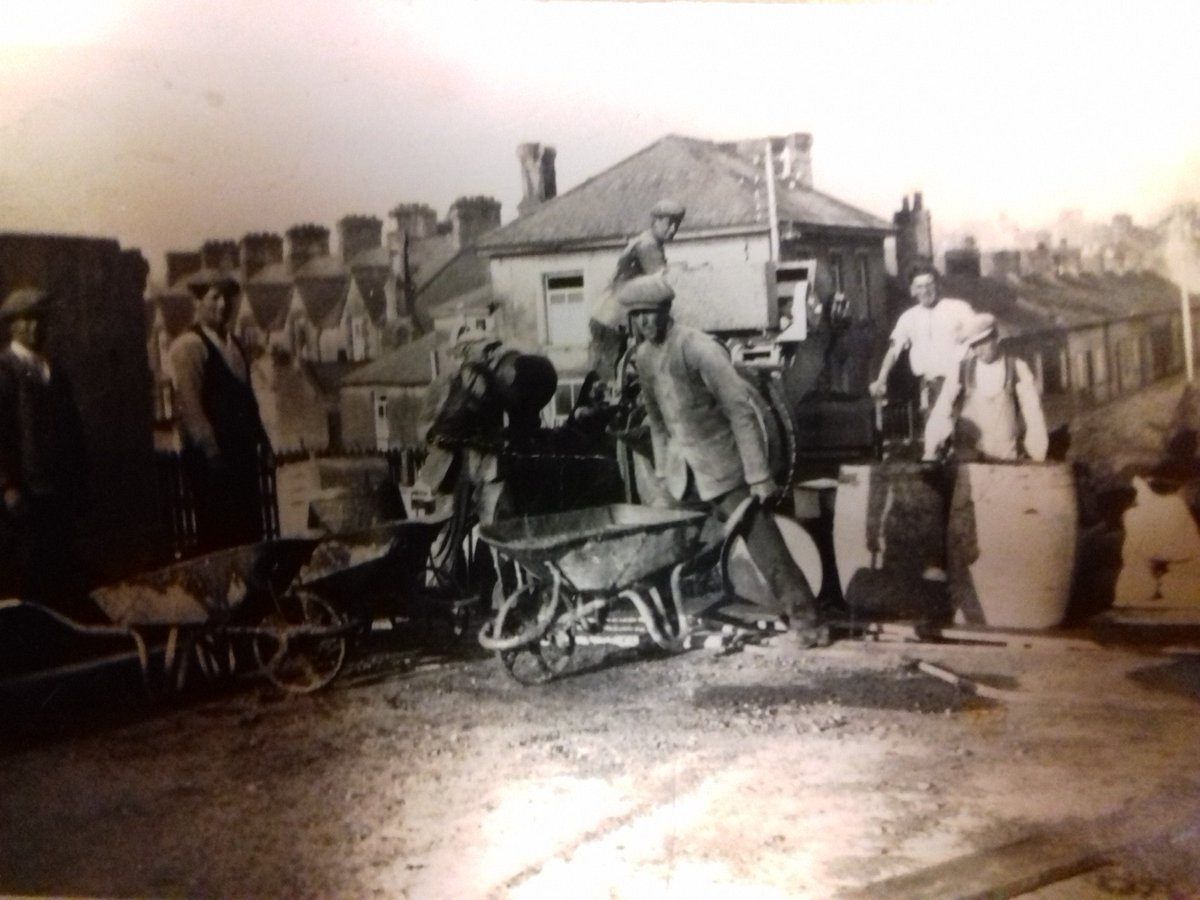 @MylesKingston <a href="/ImagesLimerick/">ImagesLimerick</a> <a href="/NicholasStree12/">Nicholas Street, Limerick</a> There's a coat of paint on O'Dwyers bridge now which is a relatively recent phenomenon. This chap with the wheelbarrow is my Grandad Joseph Quinn then of Rutland St working on it's construction some 60 years earlier again in 1931