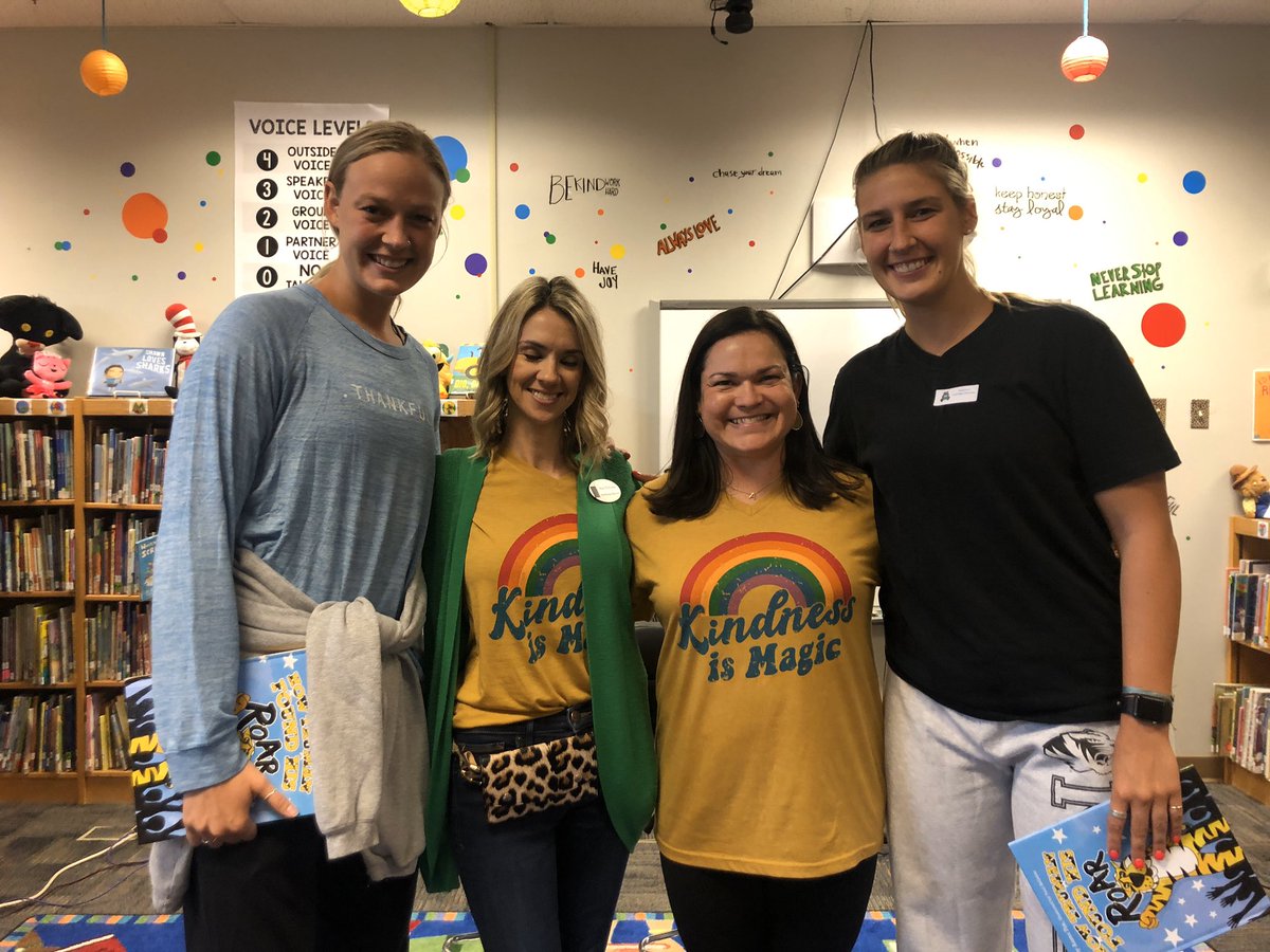 AmyMckinzie's tweet photo. Our 8th and 9th celebrity readers today were the amazing sister act of @Lbreezzyy and @sophaller! Such an honor to have them with us today for RWTS! #readingwiththestars
#wearerbe https://t.co/3qjoNnP3Gh