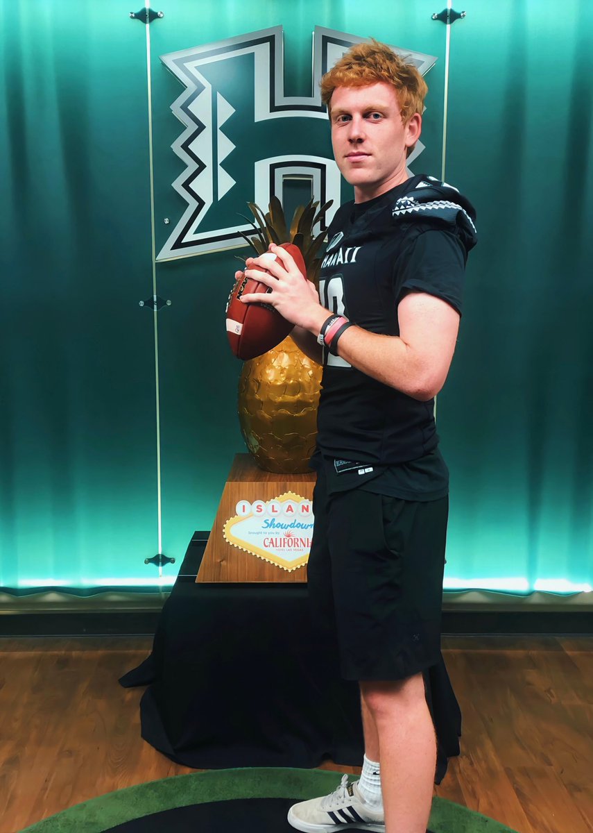 CoachFarrell_'s tweet photo. Unbelievable journey to this point. Excited for the future at Hawaii. Can’t wait to get to work!!! 🌴🤙 #gobows         @RealCoachGraham @GJKinne @CoachOmura @HawaiiFootball https://t.co/f2GCbQTmUD