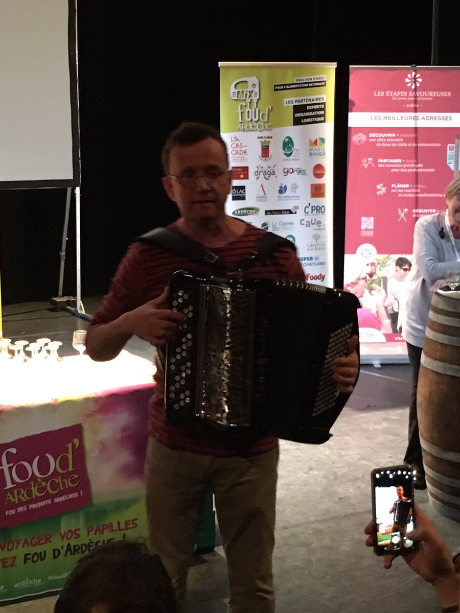 Le #MixFoudArdeche se déroule à La Cascade à #bourgsaintandeol , nous sommes accueillis par Alain Reynaud, Administrateur du lieu.