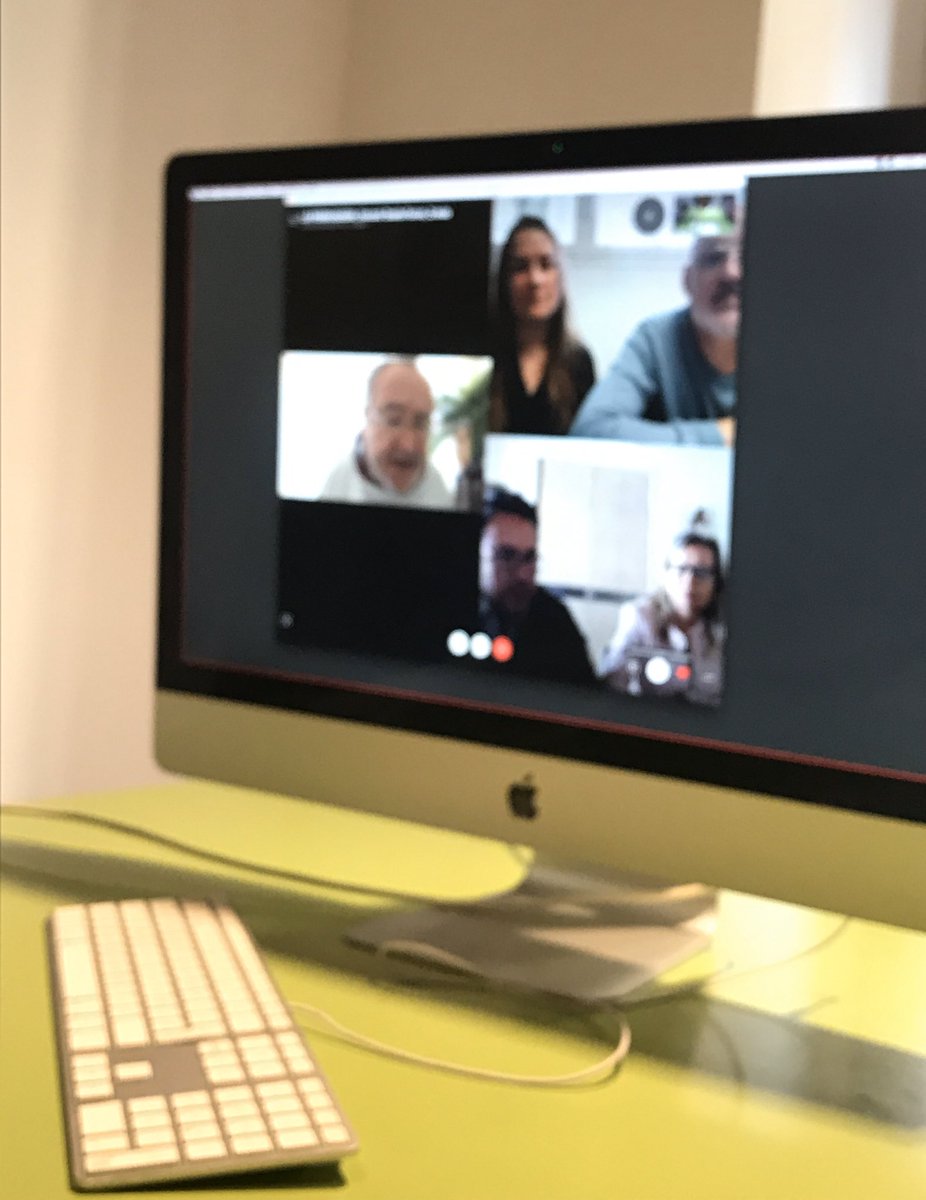 HousesCatalonia's tweet image. apigirona: Amb les mesures de prevenció del coronavirus activades 🦠 treballem conjuntament amb #APIbarcelona i #APIlleida via skype 🖥 per la #creativitat de la campanya de comunicació 2020.

#prevenció #reunionsOnLine #api #juntsMillor #APIteam #comu…