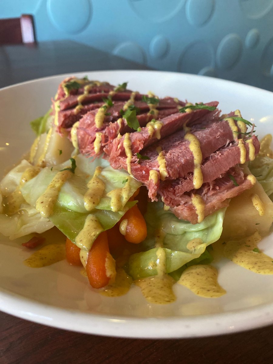 Edina Grill tweet media