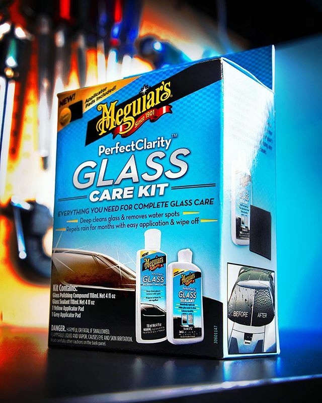 Meguiars's tweet image. Yes sir… automotive glass takes a worse beating than just about any other glass OUT THERE😣… That means sometimes it’s gonna require something a little stronger than just GLASS CLEANER, something that delivers a true DEEP CLEAN…🤔
.
That’s why our … ift.tt/2w8tyWa