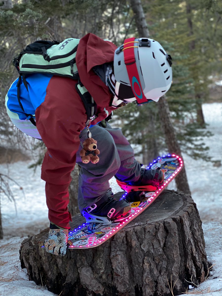 LEDsnowboard's tweet photo. New LED Snowboard design coming soon! #snowboarding #snowboard #ledsnowboard photo by @MarkHawk https://t.co/d4AloLctLx