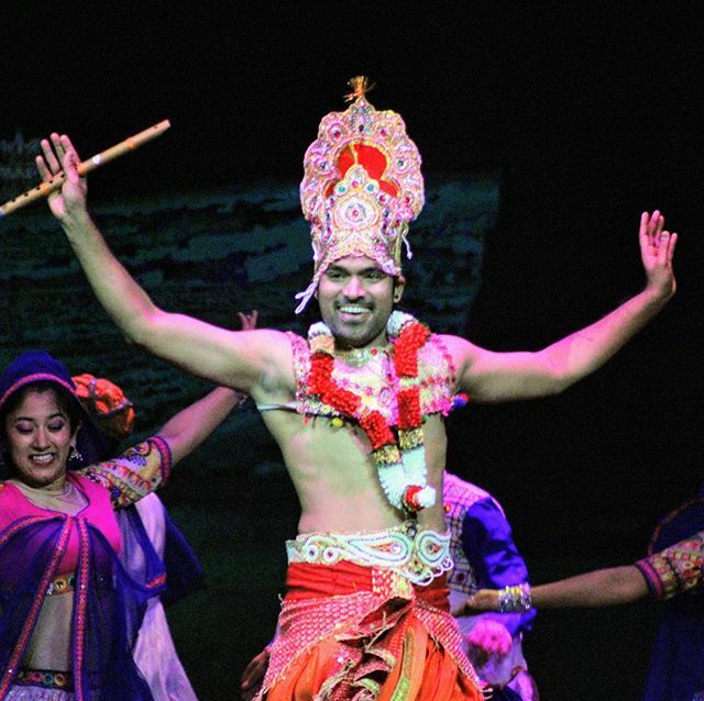 MouseMagicJJ's tweet image. We were fortunate enough to see Namaste India (presented by Beyond Bollywood) today at Dollywood. It was amazing!!! I can’t wait to see it again when Dollywood opens back up in a few weeks! #dollywood #festivalofnations #beyondbollywood #namasteindia #in… ift.tt/2Qfgh5c