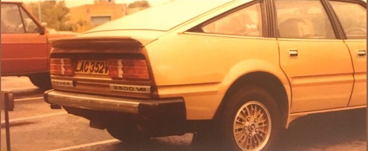 thecarfactoids's tweet photo. Factoid Extra:@neilmbriscoe @TopOfTheTower @t2stu @DarraghMcKenna @Roadster_Life @StvCr @sniffpetrol This body kitted Rover SD1 was apparently owned by Mr SD1 himself, David Bache. It’s an unexpected bonus in #roverweek on Insta.
Anybody have extra info?
(Pics: IG a/c carfatzke) https://t.co/JIFDzE11ax