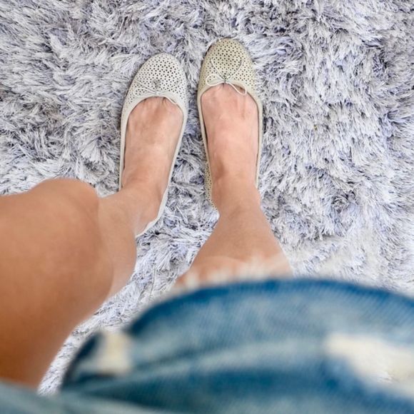 So good I had to share! Check out all the items I'm loving on @Poshmarkapp #poshmark #fashion #style<a href="/tag/fashion"class="tags"><span>#fashion</span></a><a href="/tag/shopmycloset"class="tags"><span>#shopmycloset</span></a><a href="/tag/style"class="tags"><span>#style</span></a><a href="/tag/samedelman"class="tags"><span>#samedelman</span></a><a href="/tag/tommyhilfiger"class="tags"><span>#tommyhilfiger</span></a>