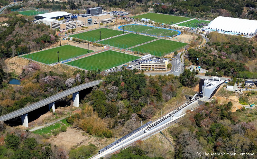 japan's tweet photo. Today, the #JobanLine - the coastal train service linking Tokyo & Tohoku - returns to full service 9 years after 311. The fully-renovated line & new station buildings will make daily life more convenient and accelerate the #RoadToRecovery. #BuiltBackBetter https://t.co/2G3HwDGp8B