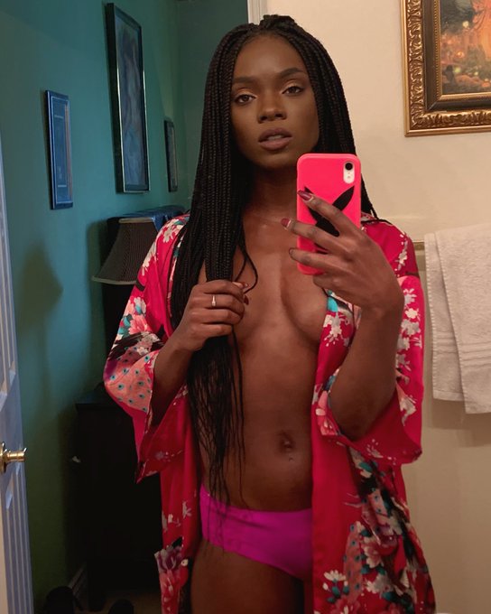 2 pic. If you like me sign up for my onlyfans https://t.co/jRehQjpCur if you love me buy my Fleshlight