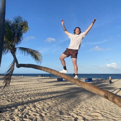 c0dyfrench's tweet photo. Yes I fell off after this pic was took💀 https://t.co/ogpCMY31bY