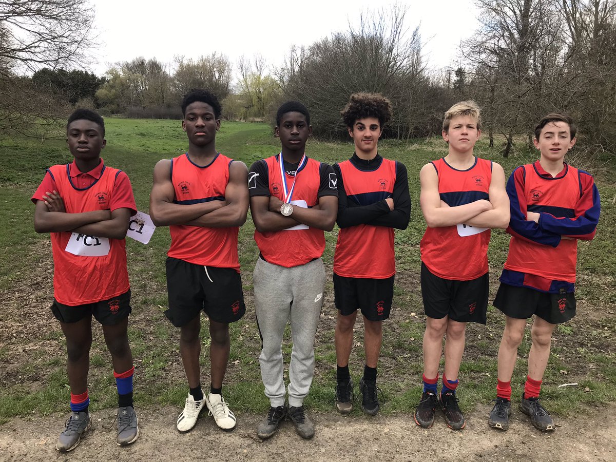 RobertClackPE's tweet photo. Great afternoon at the @BandDSSP Boroβ X country. Massive thanks to @EastburyPE for superb organisation as always. Delighted with the fantastic effort from all of our runners helping us retain the overall Boroβ title #goliketheclackers #proud https://t.co/mR9DGOpNxl