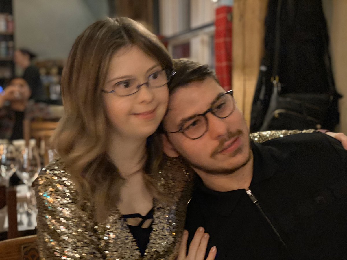 jackiedylan's tweet image. Had a lovely dinner with my girlfriend 😘