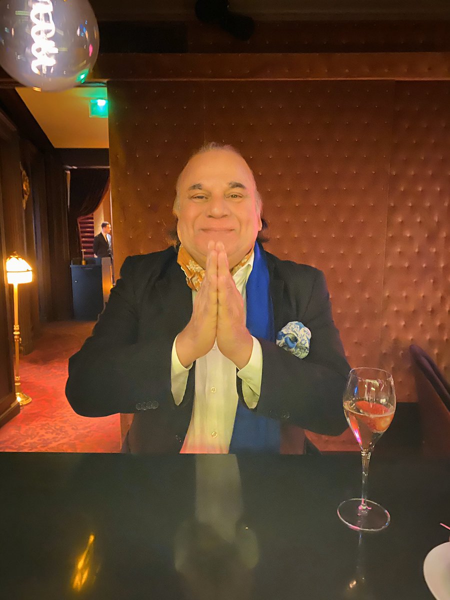 ilatif's tweet image. We are #humans first and we are all connected as #homosapians, our pains our fears are common, let’s absorb knowledge from each other, let’s be  compassionate, let’s engage with each other. Let’s make this world of ours an abode of peace for our children. #mankindisone🙏