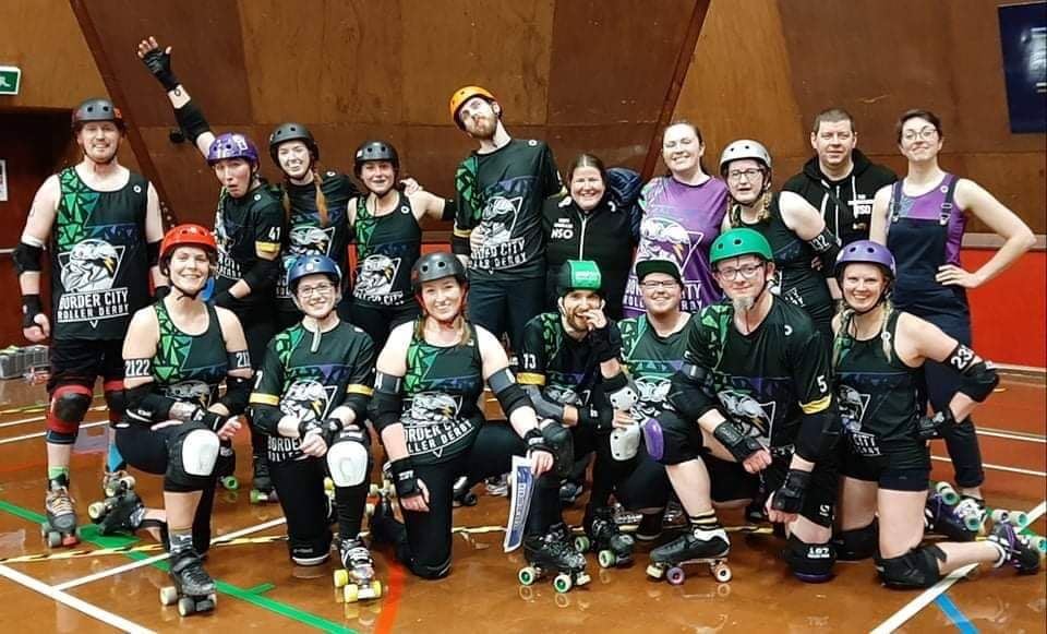 We're looking forward to heading to Manchester tomorrow for our 2nd <a href="/BritishChamps/">(NOT) SARAYA.</a> game against the mighty <a href="/DorsetKnobs/">Dorset Knobs</a>, hosted by our lovely friends at <a href="/mancrollerderby/">Manchester Roller Derby</a> 💜💚
Be just. Fear not.