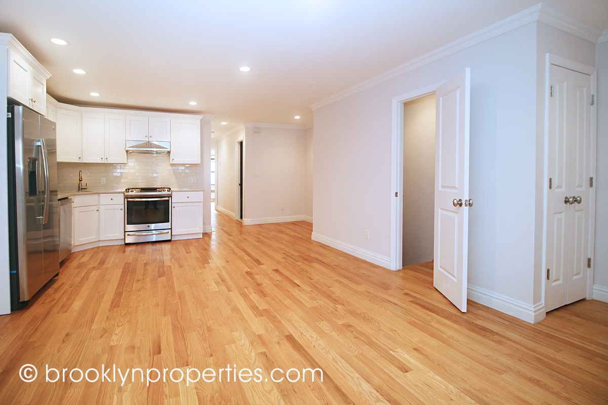BkProperties's tweet photo. OPEN HOUSE: SUN, March 15th 2-4pm at 406 Degraw Street in CARROLL GARDENS : 2 units available: 1,700 SF duplex w/ private garden &amp; Floor-thru w/the option for 3rd BR. $1.275M - $1.800M. Contact: ilene@brooklynproperties.com #ForSale le #OpenHouse nhouse #Condo #brooklyn https://t.co/pBTuGyDojY