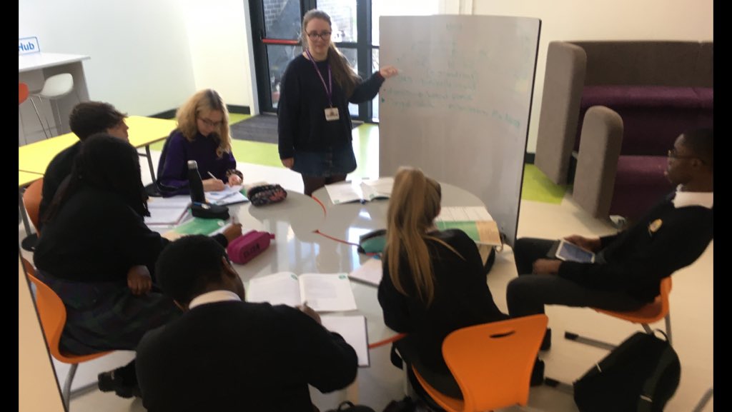 Well done to our <a href="/lecheiless/">Le Chéile Secondary School</a> Trinity scholars who all completed their <a href="/tcddublin/">Trinity College Dublin</a> final assignment today with <a href="/TrinityAccess21/">TrinityAccess21</a>. Having a group who experienced 3rd level edu. is a valuable resource when building a pathway to college with @lecheiletrust. Thank you @HannahMacAul 👏