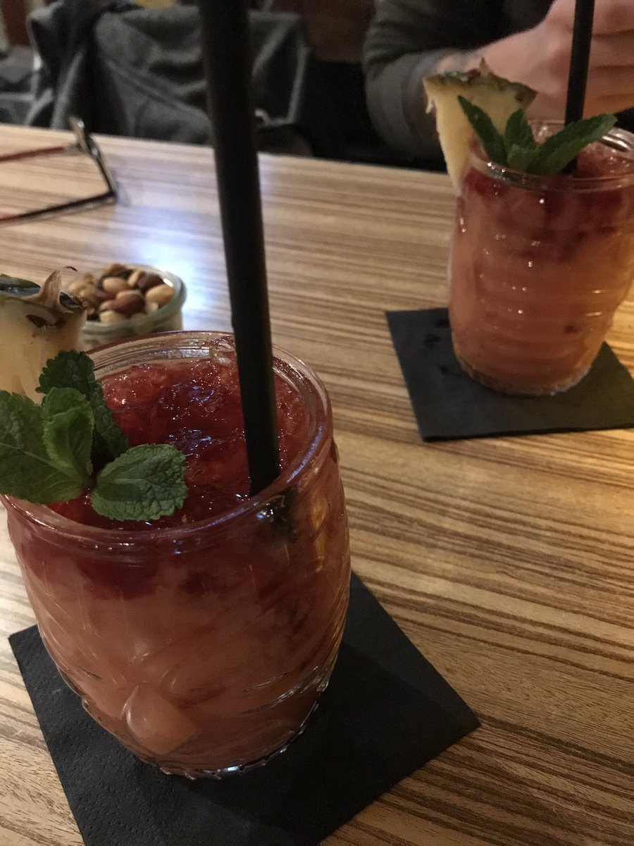 off_Jupiter's tweet image. Je fête actuellement ma guérison du virus😜 avec mon bro céleste 🤩😘
@Mercure_Off #jupiterisback