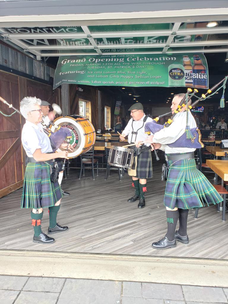 RobBanks_WYRK's tweet image. We are in East Aurora kicking off St. Patrick&apos;s Day weekend in East Aurora!! @Clayunplugged @1065WYRK #PeterPiper