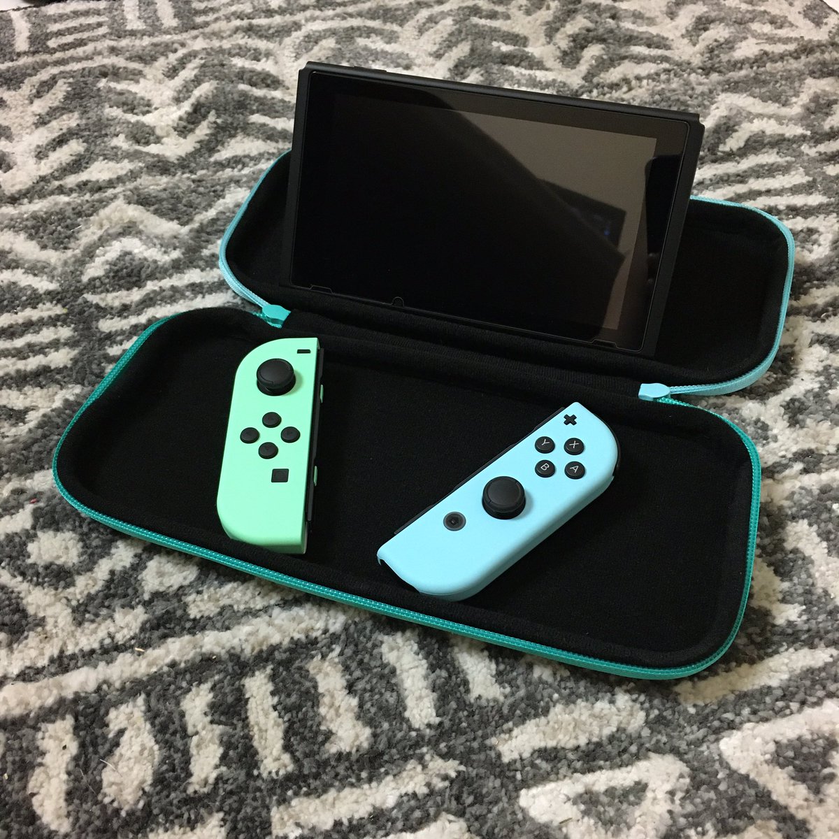 coyo_kaleido's tweet photo. In case anyone is wondering what the #AnimalCrossing Switch case looks like inside (I know I was) here it is! It is a flexible case but still seems protective.
#AnimalCrossingNewHorizons #ACNH #AnimalCrossingCase #AlohaCase #AnimalCrossingSwitchCase #ACCase #ACSwitchCase https://t.co/uOPUaFHCF1
