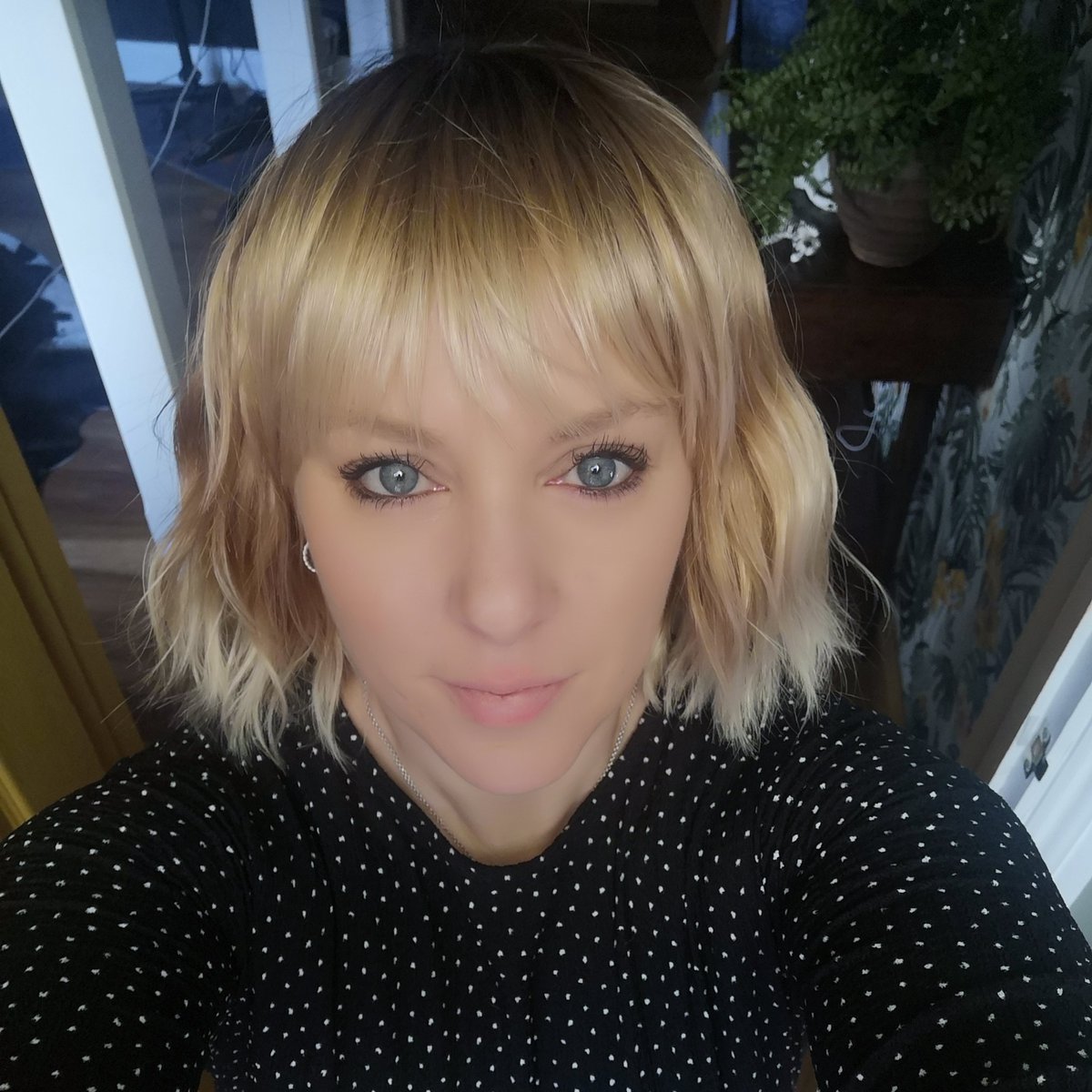 It's not just interiors that need an overhaul.. I decided that it was time for a change! New hair, new clothes.. Its time to feel good about yourself! #FeelingGood #newhair #timeforachange #interiordesigner #lincolnshire #newme #selfcare #mystyle