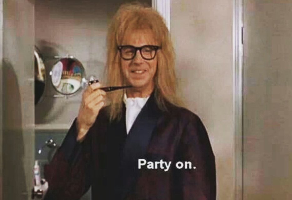 Come party with us all weekend long!!! Great draft and seltzer’s specials for anyone brave enough to leave their houses!!! #drinkcraft #budlight #stpatricks #arenadistrict