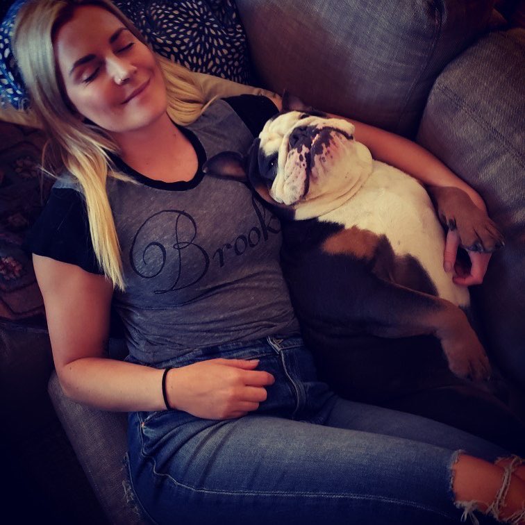 definitelyrenee's tweet photo. The apple doesn’t fall far from the tree. https://t.co/x0zUUo3o1M