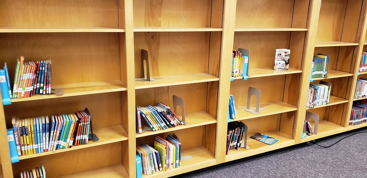 sugaree17's tweet photo. 2,543 total checkouts TODAY between both the K-2 and 3-5 campuses. Our kids read, and by looking at these stats, they are all set for their time off! @KSpringsLions @CCALMS @glma @hollyfrilot @CCSDLibMedia @SzwecCindy 📚📖 https://t.co/RKAv387Df4