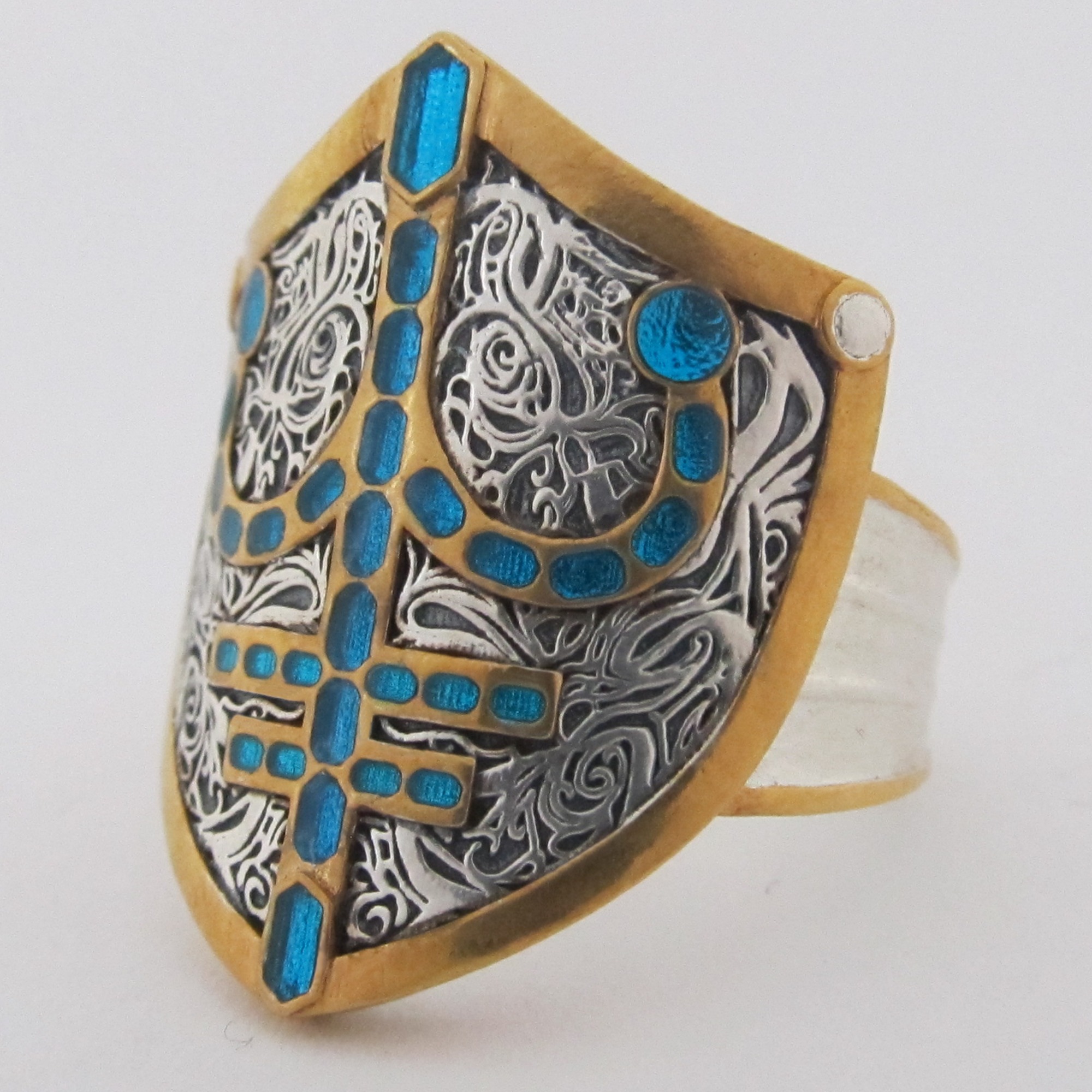 Zoeken Picasso Grammatica MimicryMetals on X: "This was a very long time in the making, the Ring of  Protection, cast in solid silver thick enough to actually add to your AC,  gold plated and finished
