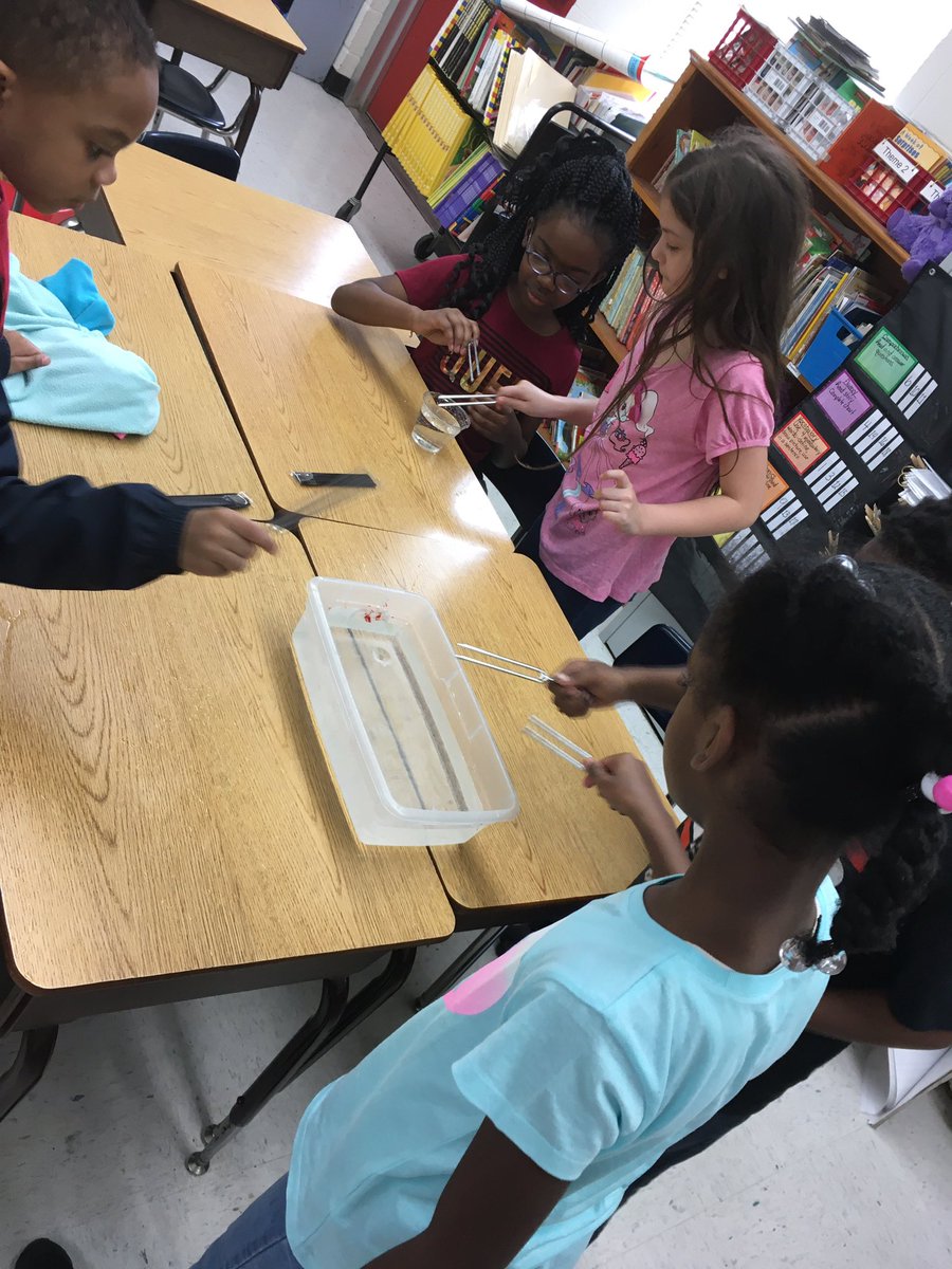 RHilliard17's tweet photo. Sweet 16 using a tuning fork to prove sound travels through water. The sound of amazement was heard through out the class. @EMRollinsElem https://t.co/BLTSMdsBza