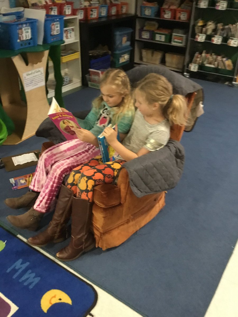 CastleHayneES's tweet image. Our Hurricanes love to collaborate! #cheshc #NHCSchat