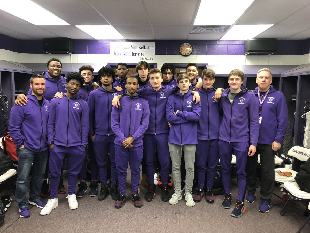 kahokmenshoops's tweet photo. This is an amazing group of young men. We had a bittersweet team meeting today. These Kahoks won 31 games, 4 tournaments and a conference championship. This team put their stamp on Kahok Basketball forever while energizing an entire school and community. https://t.co/uiok6dC59n
