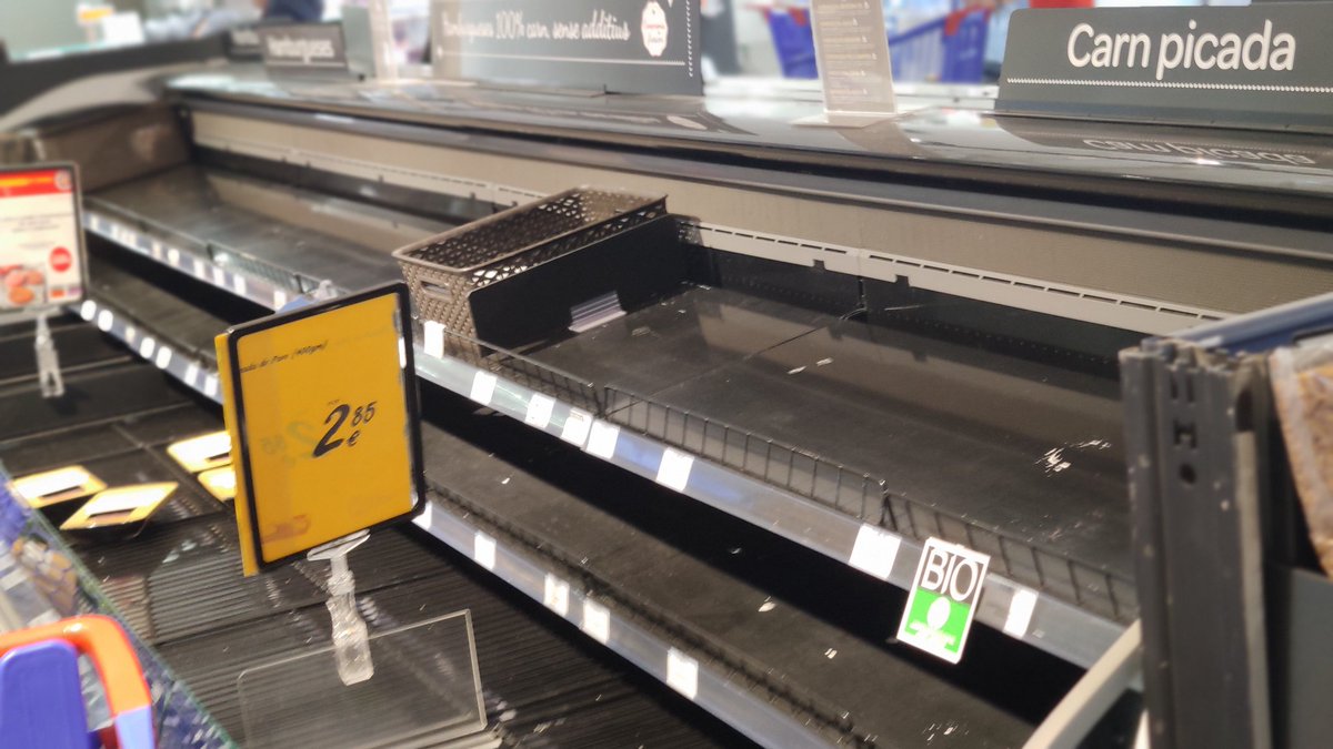 mentalista1701's tweet photo. Necesitaba urgentemente comprar estanterías, vitrinas y cámaras frigoríficas...
Menos mal que tenían!
Pensé que se habían agotado. https://t.co/ZUb6fSTL7S