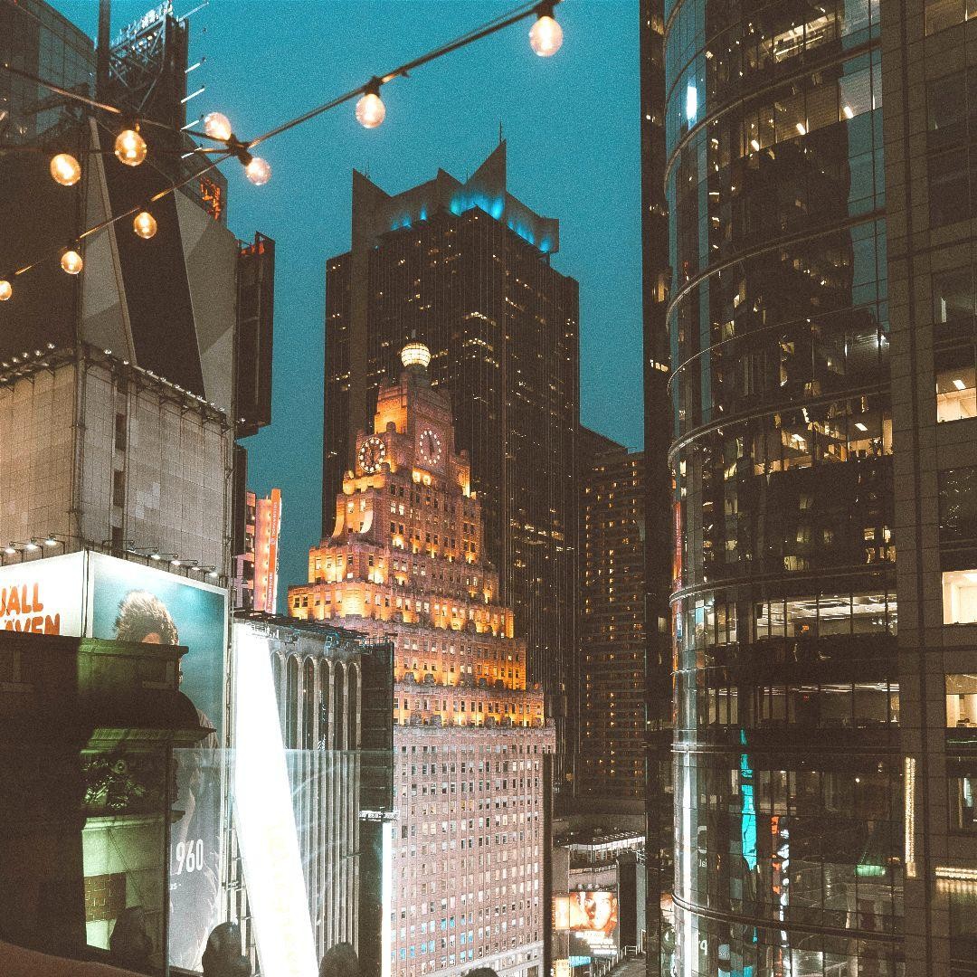 Spend an evening above #TimesSquare and beneath the stars while swaying to the electrifying sounds of <a href="/StCloudNYC/">St Cloud</a>'s live DJ series. #KnickOfTime