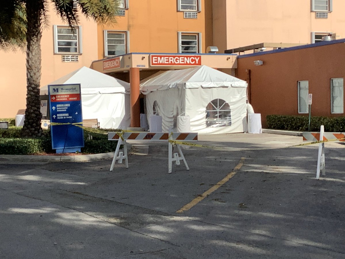 jweinsierWPLG's tweet photo. Triage tents set up outside Memorial Pembroke and Memorial West. The goal to keep those with symptoms of of the waiting room with others. #SouthFlorida #CoronaVirusUpdate #COVID19 #coronaflorida #pembrokepines https://t.co/rJGbCrf8oa