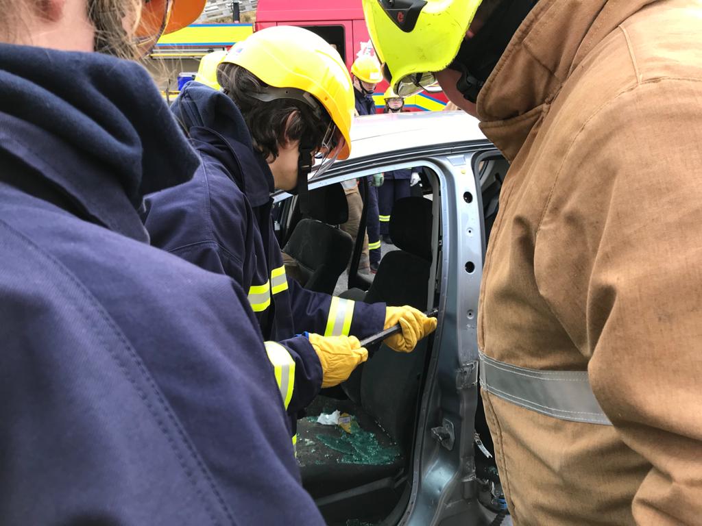 FireSkills Harris reached the long anticipated RTC module today. Young people were brilliant, they were enthusiastic, attentive and diciplined in their approach to the tasks given. @GMGHammond1 @WesternIslesCSA @LEADEROuterHeb @SirEScottSchool #futurefirefighters
