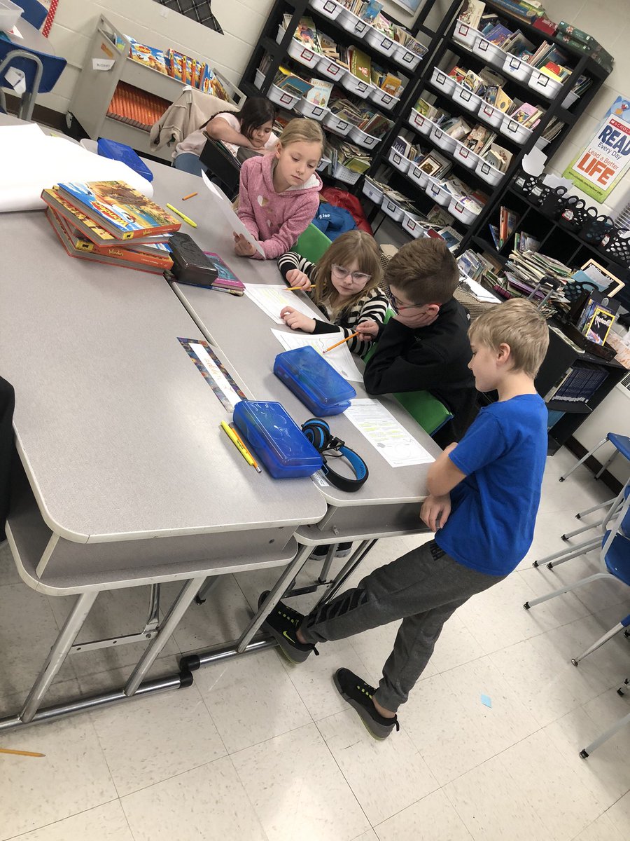 lilly_pecaut's tweet photo. So I’ve been MIA for awhile due to student teaching but I just wanted to share that I’ve had a WONDERFUL time! Only 2 more weeks to go! Here are some photos of my class comparing and contrasting two different texts using a Venn diagram! https://t.co/zAqj04A0df