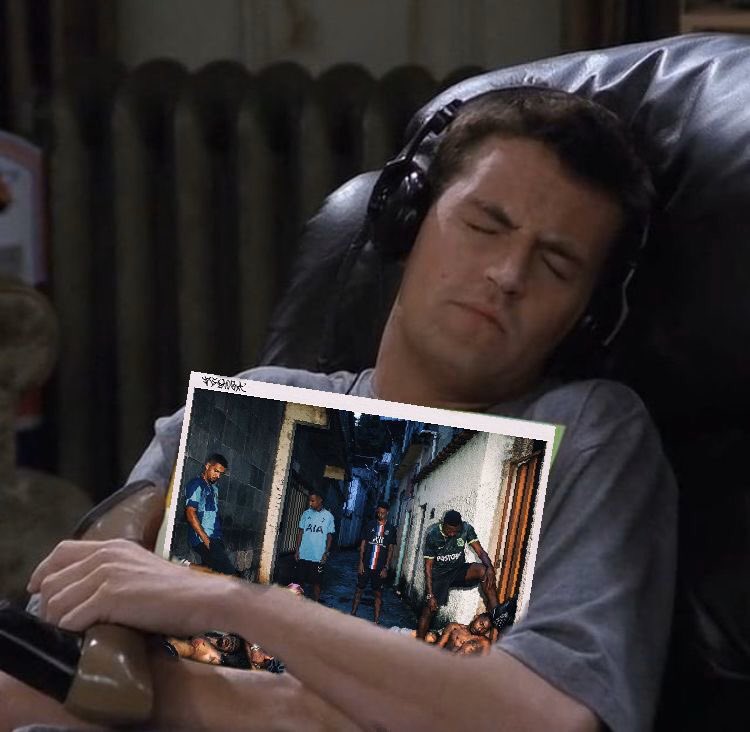 briseine's tweet photo. álbum novo do djonga: a

eu: https://t.co/QUKX9qLhrU