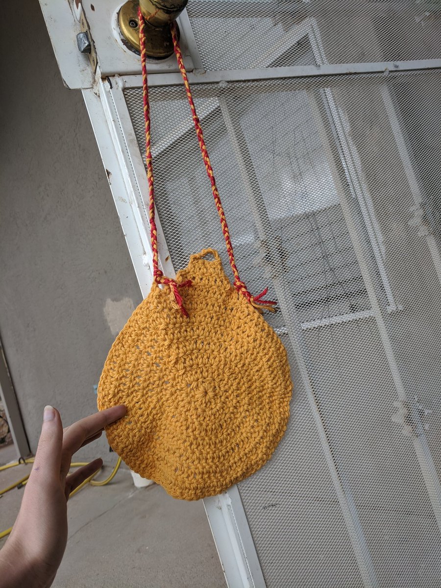 Round washcloth w/ hanging loop & detachable strap.100% cotton and machine-washable.$20+shipping