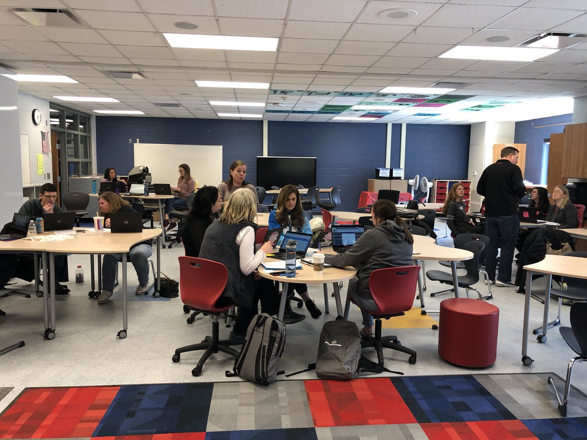 kelly_lekas's tweet photo. So amazing to watch Scotch and Roosevelt teachers collaborating to provide continuous learning for our students. #WB2020 https://t.co/WhruWlvL06