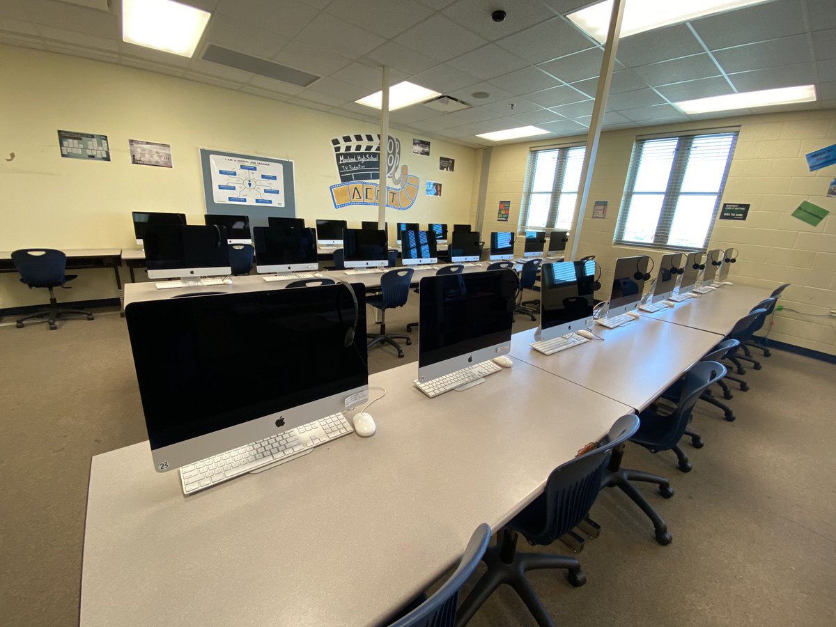 VCSLearn2Tech's tweet image. #CleanLab Spent the morning disinfecting and shining up the lab! Looking forward to returning at some point in the near future with the students @Mainlandhigh #WashyWashy