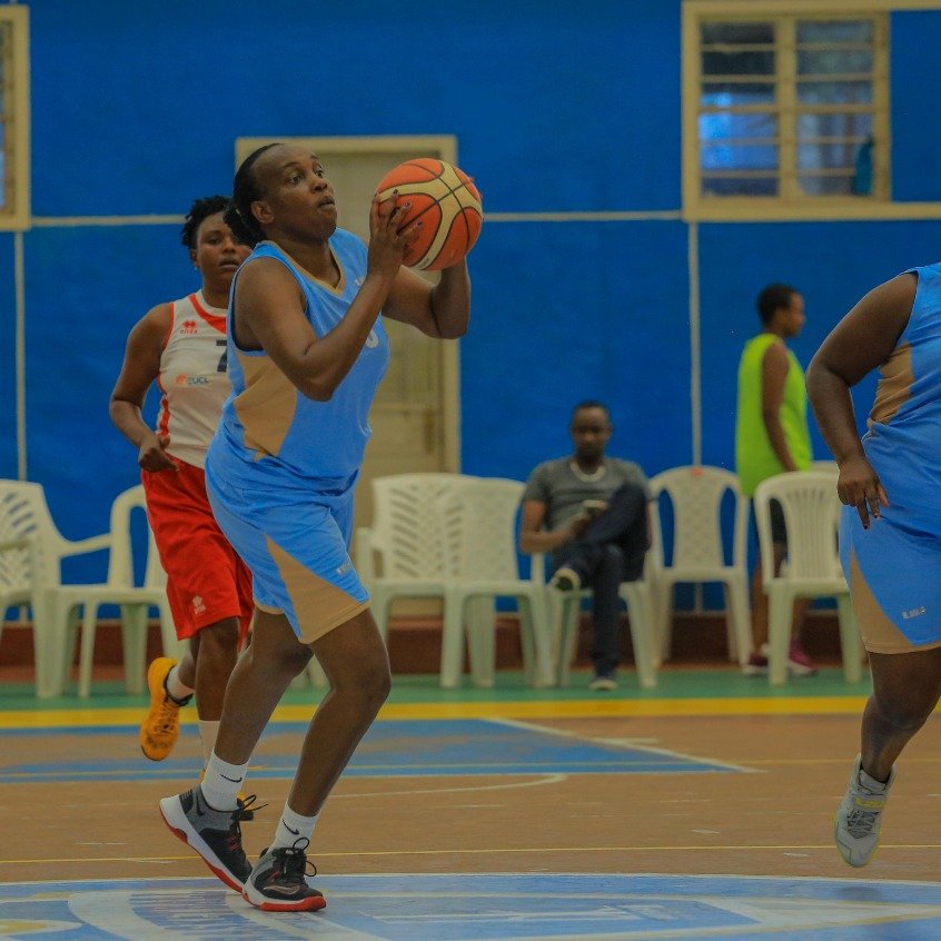 regwomenbbc's tweet photo. #LongPass @ClubUbumwe veterans.

#Winner of #IWD2020 #basketball tournament.
#sports. @HabimanaMugwan1 @wanjye384 @ShimweClaudette @Jerryntarer @AkimanaFlorenc2 @Jim_Rileyy @KaligirwaF https://t.co/d2kcaFtES3