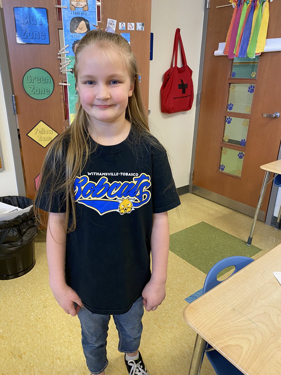 millie4walsh's tweet photo. Had a great surprise today. One of my past students chose as her Bobcat reward to be my classroom assistant! She listened carefully to students reading, helped them with some work, and answered various questions! Love her focus❤️ @JennBottoms @WTBobcats https://t.co/VKVdpnCuqv