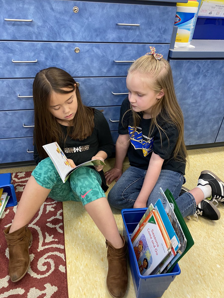 millie4walsh's tweet photo. Had a great surprise today. One of my past students chose as her Bobcat reward to be my classroom assistant! She listened carefully to students reading, helped them with some work, and answered various questions! Love her focus❤️ @JennBottoms @WTBobcats https://t.co/VKVdpnCuqv