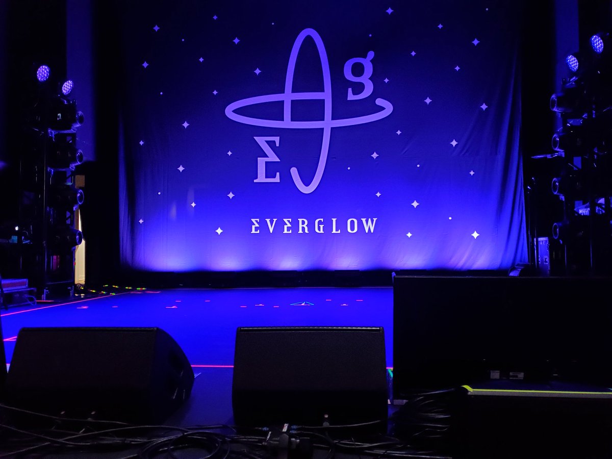 glindahightower's tweet photo. MICHELLE AT EVERGLOW: a thread 😏 https://t.co/ITdKVoLr9I