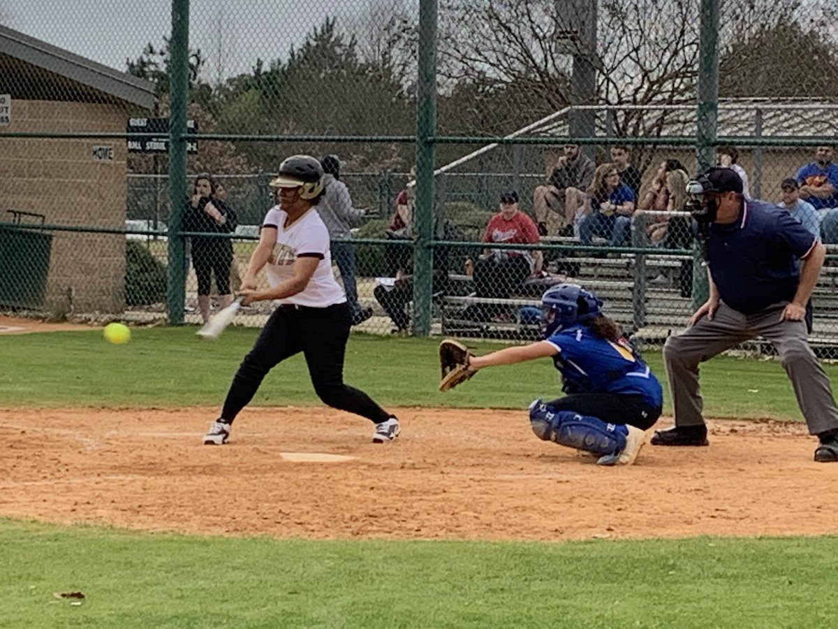 ⁦<a href="/KnightdaleHS/">Knightdale High</a>⁩ ⁦<a href="/SPORTSatKHS/">Knightdale HS Sports</a>⁩ playing a rivalry softball game with ⁦<a href="/eastwakehs/">East Wake iTech and Design Magnet High School</a>⁩   Blessed to celebrate our Seniors Alyssa S. &amp; Alani H.  as we get one last set of games in before the hiatus. Many thanks to all the EW &amp; KHS Senior BB &amp; SB players