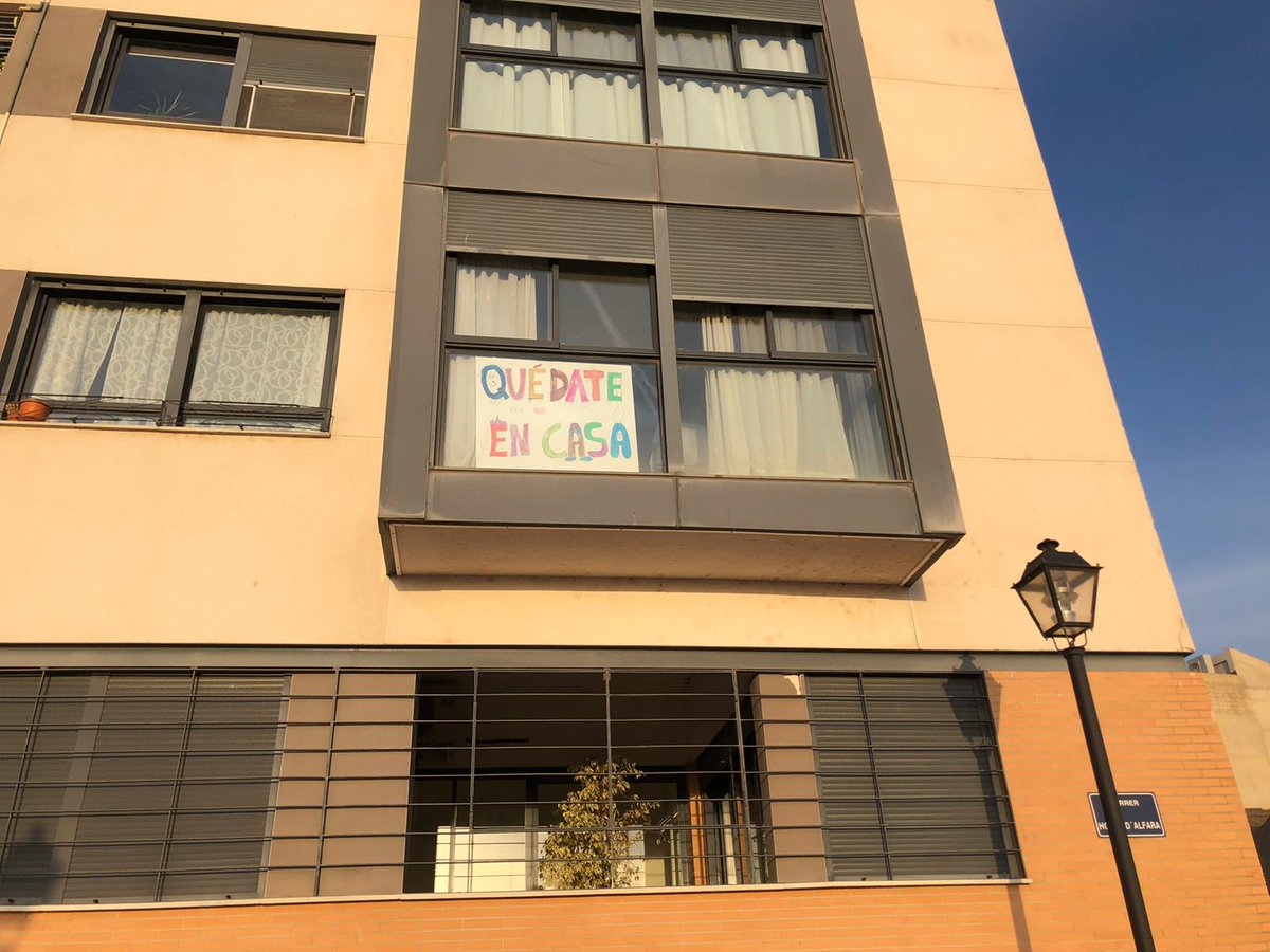 PiluckyLuc's tweet photo. Es hora de enseñar en casa el valor de la #ResponsabilidadSocial #yomequedoencasa #quedateencasa #pintarcontraelcovid19 #DesdeMiVentana https://t.co/vMOWEzhotH