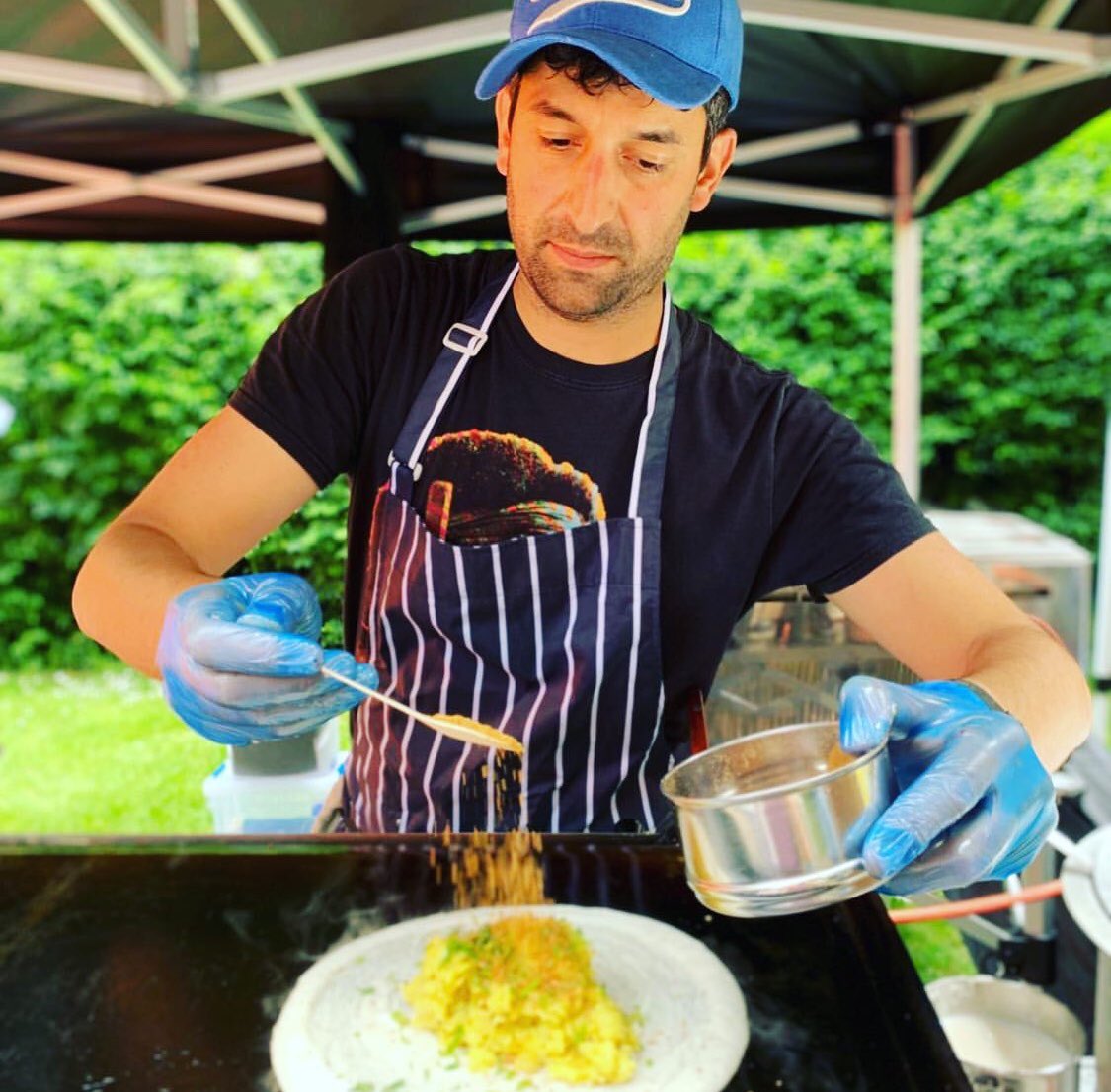 StreetDiner's tweet photo. Thanks to all who ate with us today 🙏🏻We’re aware that we’re in unusual times &amp; are following strict guidelines to keep us &amp; you safe. There’s no hiding at a street food stall. What you see is what you get. Delicious food. Properly prepared. So it’s business as usual #brighton 🌯 https://t.co/SpzlNwPdcn