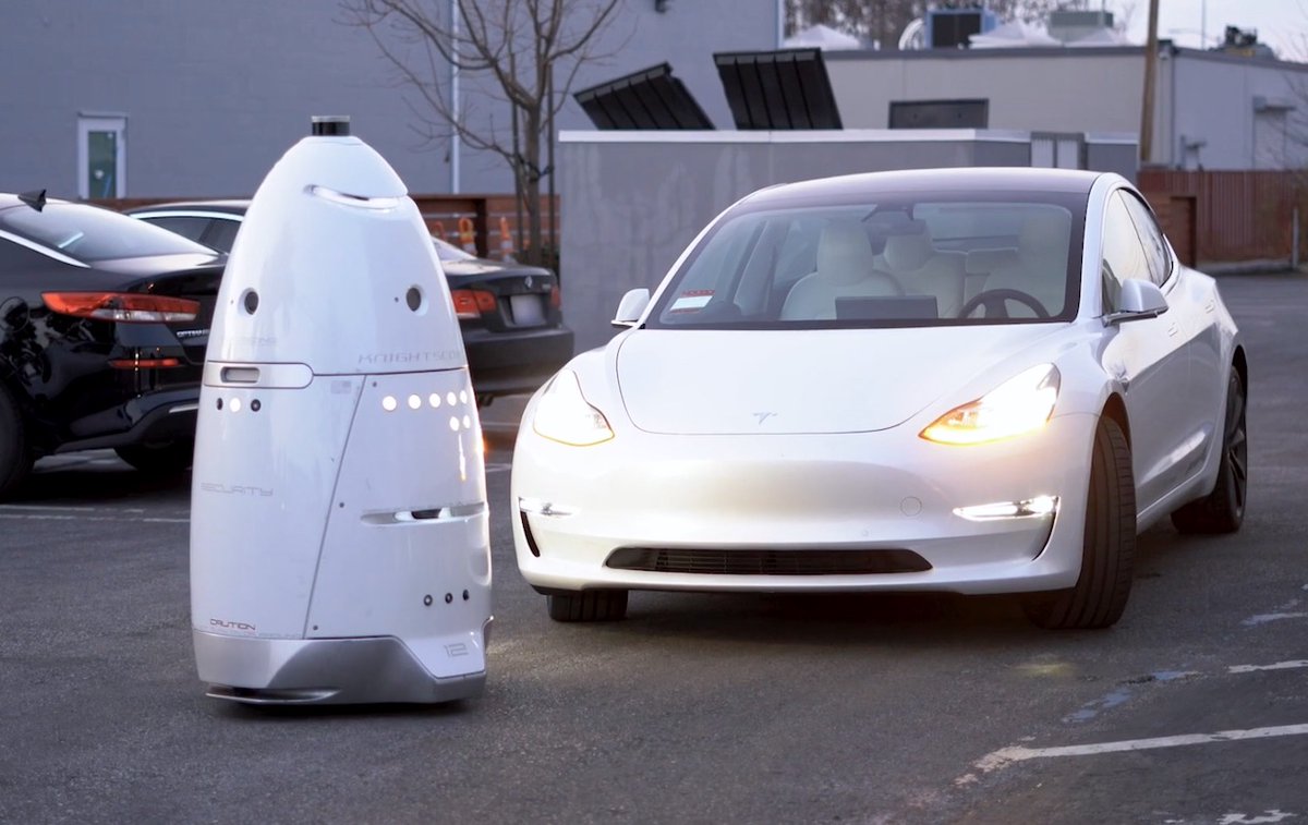 Video Friday: Autonomous Security Robot Meets Self-Driving Tesla spectrum.ieee.org/automaton/robo…